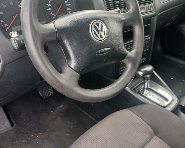 Білий Фольксваген Гольф, об'ємом двигуна 1.6 л та пробігом 200 тис. км за 3550 $, фото 7 на Automoto.ua