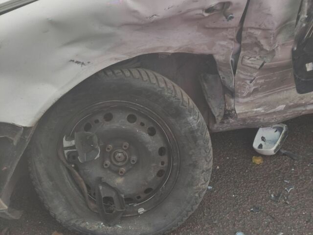 Белый Фольксваген Гольф, объемом двигателя 2 л и пробегом 200 тыс. км за 1500 $, фото 2 на Automoto.ua