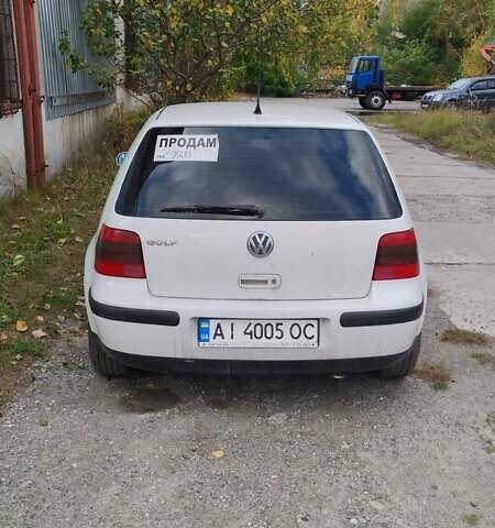 Белый Фольксваген Гольф, объемом двигателя 1.4 л и пробегом 319 тыс. км за 3500 $, фото 4 на Automoto.ua