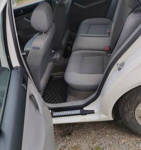 Белый Фольксваген Гольф, объемом двигателя 1.4 л и пробегом 319 тыс. км за 3500 $, фото 7 на Automoto.ua