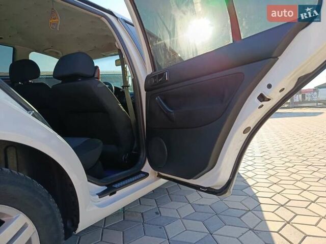 Білий Фольксваген Гольф, об'ємом двигуна 1.4 л та пробігом 307 тис. км за 4300 $, фото 15 на Automoto.ua