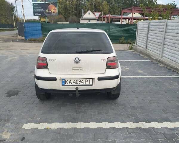 Белый Фольксваген Гольф, объемом двигателя 1.9 л и пробегом 270 тыс. км за 4000 $, фото 1 на Automoto.ua
