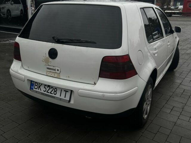 Білий Фольксваген Гольф, об'ємом двигуна 1.6 л та пробігом 251 тис. км за 3300 $, фото 1 на Automoto.ua