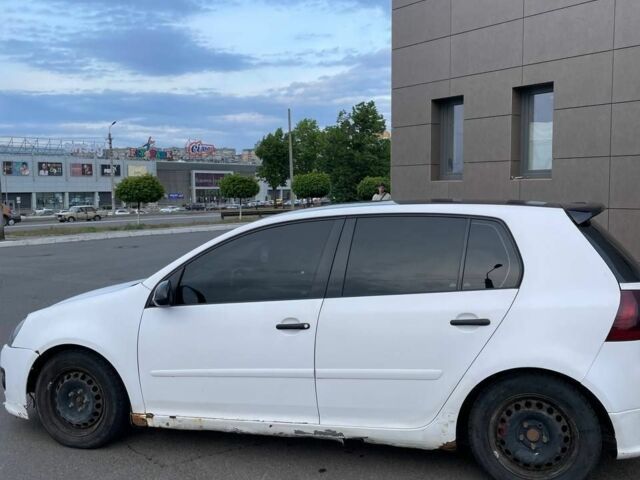 Белый Фольксваген Гольф, объемом двигателя 2 л и пробегом 380 тыс. км за 3200 $, фото 2 на Automoto.ua