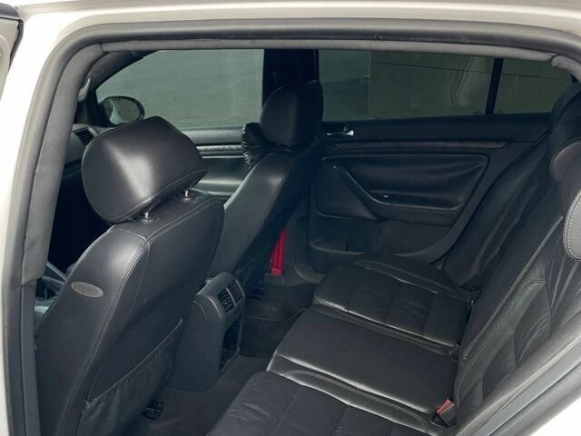 Белый Фольксваген Гольф, объемом двигателя 2 л и пробегом 380 тыс. км за 3200 $, фото 3 на Automoto.ua