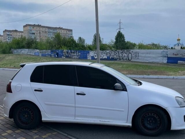 Белый Фольксваген Гольф, объемом двигателя 2 л и пробегом 380 тыс. км за 3200 $, фото 4 на Automoto.ua