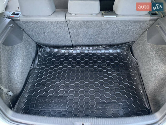 Белый Фольксваген Гольф, объемом двигателя 1.97 л и пробегом 290 тыс. км за 5300 $, фото 19 на Automoto.ua