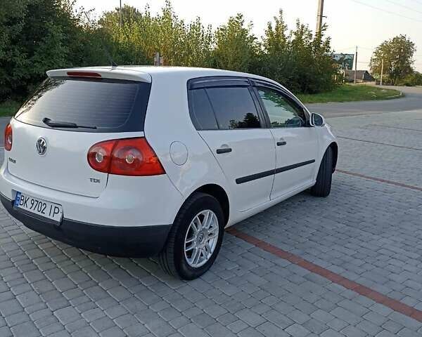 Белый Фольксваген Гольф, объемом двигателя 1.9 л и пробегом 390 тыс. км за 5600 $, фото 2 на Automoto.ua