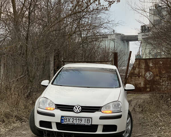 Білий Фольксваген Гольф, об'ємом двигуна 1.6 л та пробігом 280 тис. км за 4500 $, фото 9 на Automoto.ua