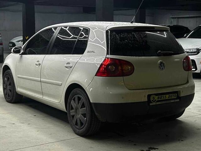 Белый Фольксваген Гольф, объемом двигателя 1.6 л и пробегом 135 тыс. км за 6400 $, фото 3 на Automoto.ua