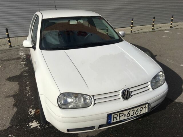 Белый Фольксваген Гольф, объемом двигателя 0 л и пробегом 3 тыс. км за 2100 $, фото 2 на Automoto.ua