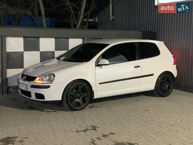 Білий Фольксваген Гольф, об'ємом двигуна 1.6 л та пробігом 280 тис. км за 4500 $, фото 2 на Automoto.ua