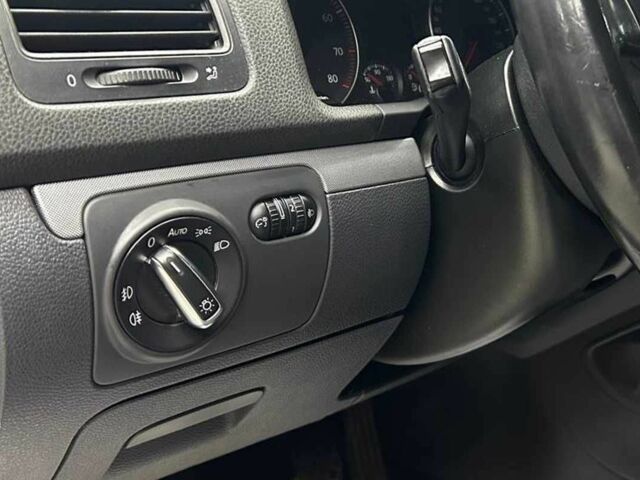 Белый Фольксваген Гольф, объемом двигателя 1.6 л и пробегом 135 тыс. км за 6400 $, фото 13 на Automoto.ua