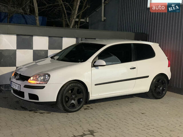Білий Фольксваген Гольф, об'ємом двигуна 1.6 л та пробігом 280 тис. км за 4500 $, фото 6 на Automoto.ua