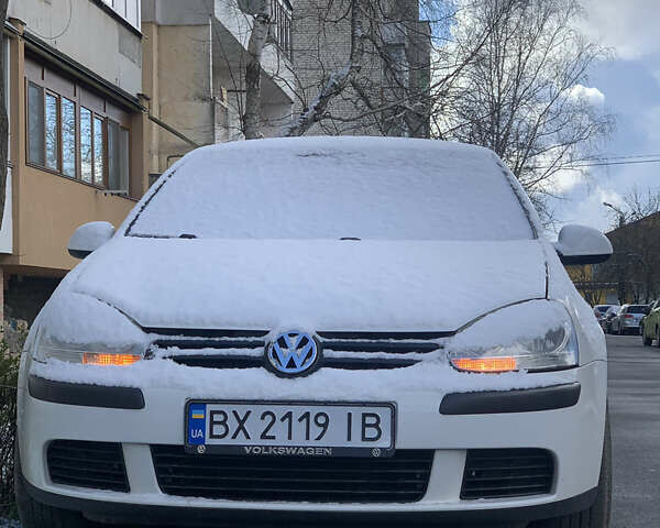 Білий Фольксваген Гольф, об'ємом двигуна 1.6 л та пробігом 280 тис. км за 4500 $, фото 1 на Automoto.ua
