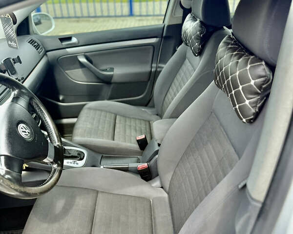 Белый Фольксваген Гольф, объемом двигателя 1.6 л и пробегом 235 тыс. км за 6000 $, фото 6 на Automoto.ua