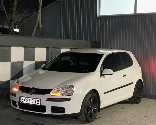 Білий Фольксваген Гольф, об'ємом двигуна 1.6 л та пробігом 280 тис. км за 4500 $, фото 3 на Automoto.ua