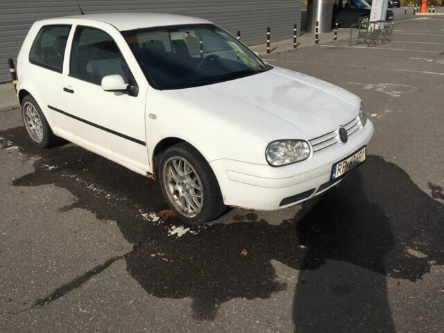 Белый Фольксваген Гольф, объемом двигателя 0 л и пробегом 3 тыс. км за 2100 $, фото 1 на Automoto.ua