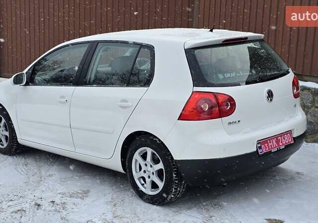 Белый Фольксваген Гольф, объемом двигателя 1.6 л и пробегом 207 тыс. км за 7777 $, фото 21 на Automoto.ua