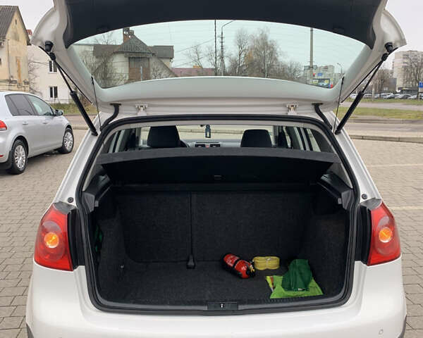 Белый Фольксваген Гольф, объемом двигателя 1.4 л и пробегом 181 тыс. км за 5570 $, фото 13 на Automoto.ua