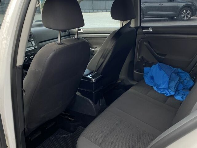 Білий Фольксваген Гольф, об'ємом двигуна 1.9 л та пробігом 350 тис. км за 2550 $, фото 7 на Automoto.ua