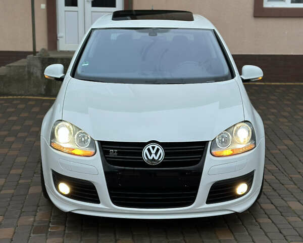 Белый Фольксваген Гольф, объемом двигателя 1.6 л и пробегом 215 тыс. км за 6500 $, фото 144 на Automoto.ua