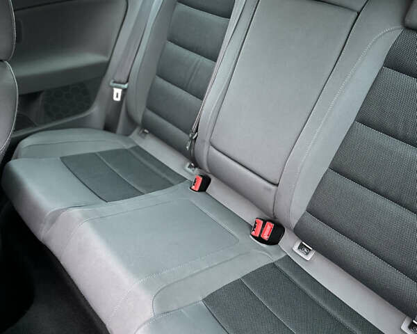 Белый Фольксваген Гольф, объемом двигателя 1.6 л и пробегом 215 тыс. км за 6500 $, фото 110 на Automoto.ua