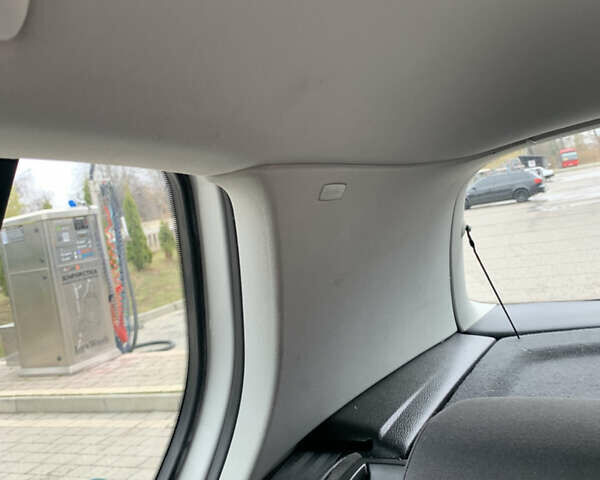 Белый Фольксваген Гольф, объемом двигателя 1.4 л и пробегом 181 тыс. км за 5570 $, фото 39 на Automoto.ua