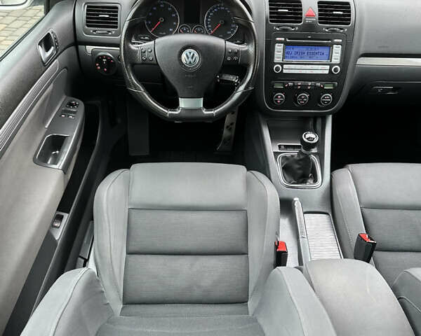 Белый Фольксваген Гольф, объемом двигателя 1.6 л и пробегом 215 тыс. км за 6500 $, фото 85 на Automoto.ua