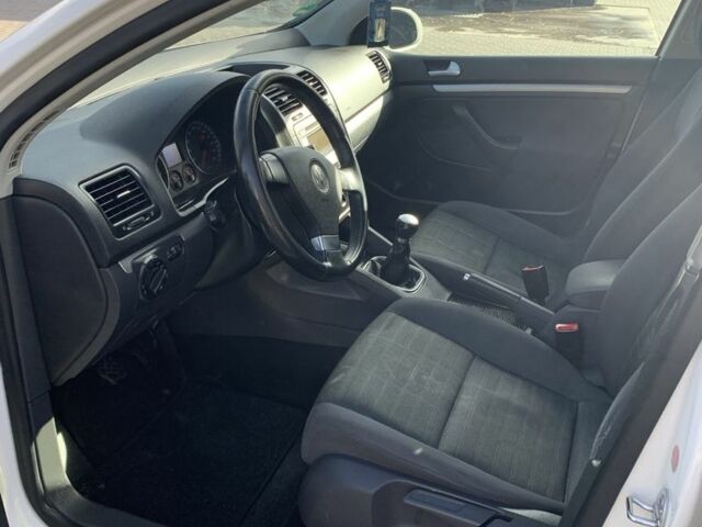 Білий Фольксваген Гольф, об'ємом двигуна 1.4 л та пробігом 180 тис. км за 5750 $, фото 9 на Automoto.ua