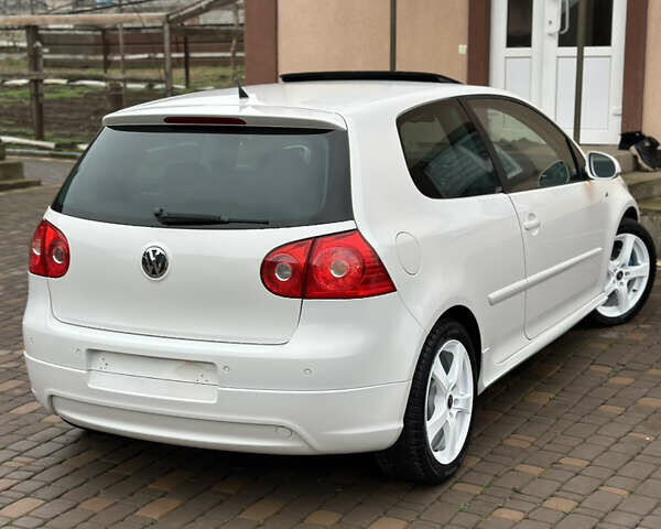 Белый Фольксваген Гольф, объемом двигателя 1.6 л и пробегом 215 тыс. км за 6500 $, фото 46 на Automoto.ua