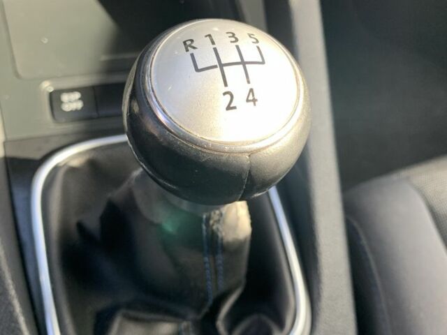 Білий Фольксваген Гольф, об'ємом двигуна 1.4 л та пробігом 180 тис. км за 5750 $, фото 12 на Automoto.ua