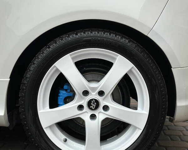 Белый Фольксваген Гольф, объемом двигателя 1.6 л и пробегом 215 тыс. км за 6500 $, фото 71 на Automoto.ua