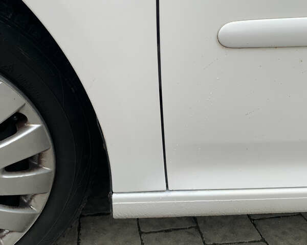 Белый Фольксваген Гольф, объемом двигателя 1.4 л и пробегом 181 тыс. км за 5570 $, фото 42 на Automoto.ua