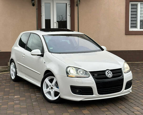 Белый Фольксваген Гольф, объемом двигателя 1.6 л и пробегом 215 тыс. км за 6500 $, фото 6 на Automoto.ua