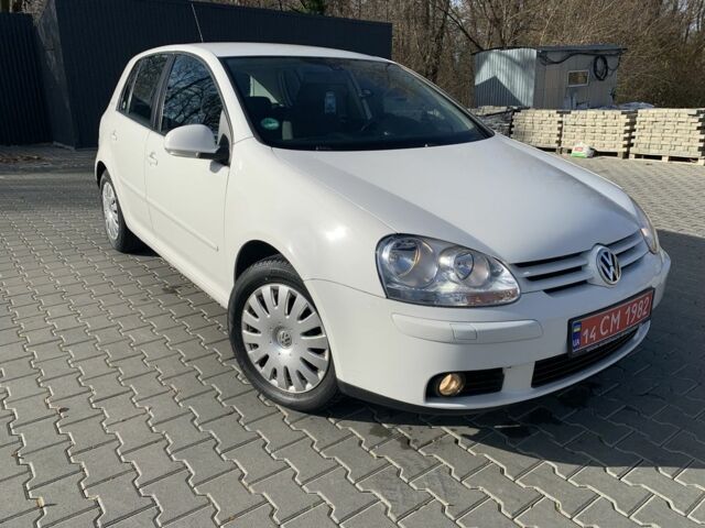 Білий Фольксваген Гольф, об'ємом двигуна 1.4 л та пробігом 180 тис. км за 5750 $, фото 1 на Automoto.ua