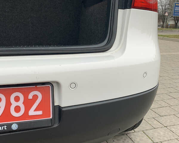 Белый Фольксваген Гольф, объемом двигателя 1.4 л и пробегом 181 тыс. км за 5570 $, фото 14 на Automoto.ua