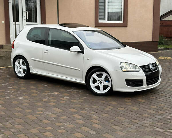 Белый Фольксваген Гольф, объемом двигателя 1.6 л и пробегом 215 тыс. км за 6500 $, фото 7 на Automoto.ua