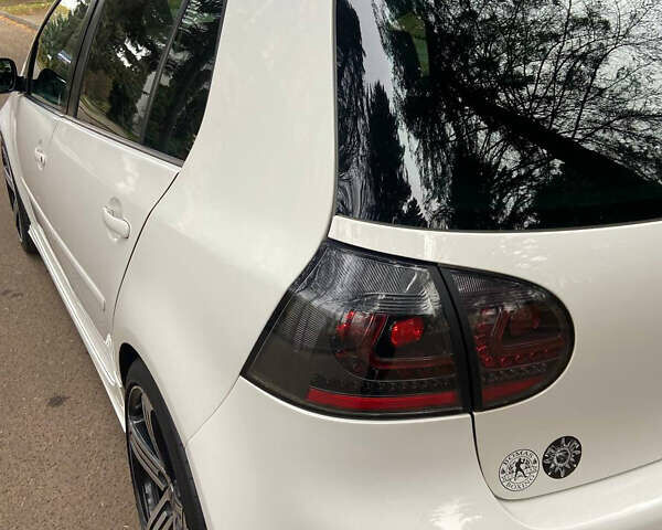 Белый Фольксваген Гольф, объемом двигателя 1.4 л и пробегом 197 тыс. км за 6500 $, фото 4 на Automoto.ua