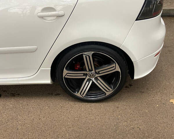 Белый Фольксваген Гольф, объемом двигателя 1.4 л и пробегом 197 тыс. км за 6500 $, фото 2 на Automoto.ua