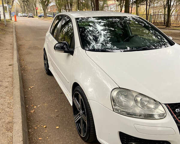 Белый Фольксваген Гольф, объемом двигателя 1.4 л и пробегом 197 тыс. км за 6500 $, фото 3 на Automoto.ua