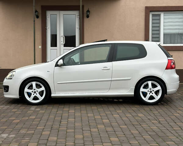 Белый Фольксваген Гольф, объемом двигателя 1.6 л и пробегом 215 тыс. км за 6500 $, фото 31 на Automoto.ua