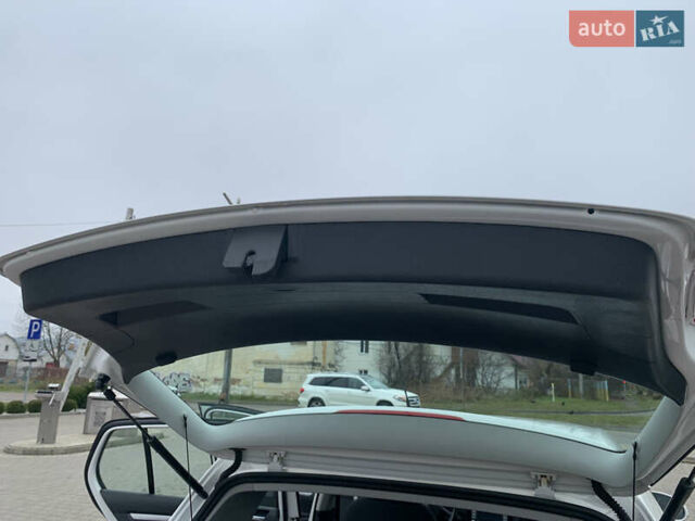 Белый Фольксваген Гольф, объемом двигателя 1.4 л и пробегом 181 тыс. км за 5570 $, фото 61 на Automoto.ua