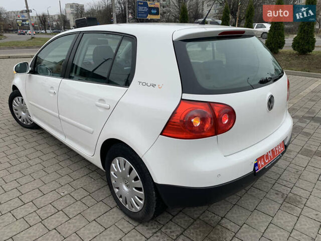 Белый Фольксваген Гольф, объемом двигателя 1.4 л и пробегом 181 тыс. км за 5570 $, фото 18 на Automoto.ua