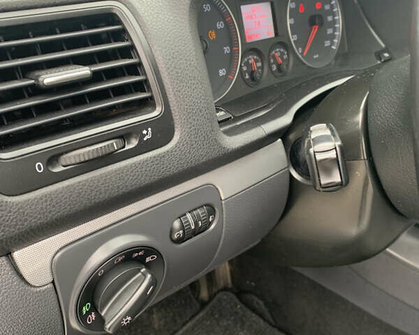 Белый Фольксваген Гольф, объемом двигателя 1.4 л и пробегом 181 тыс. км за 5570 $, фото 27 на Automoto.ua