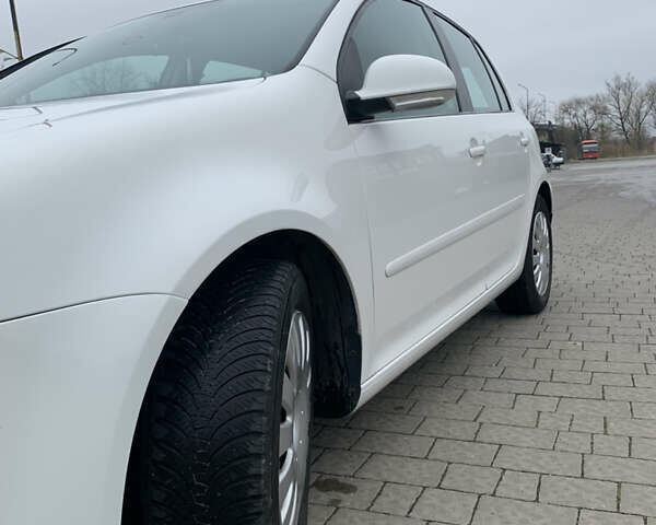 Белый Фольксваген Гольф, объемом двигателя 1.4 л и пробегом 181 тыс. км за 5570 $, фото 41 на Automoto.ua