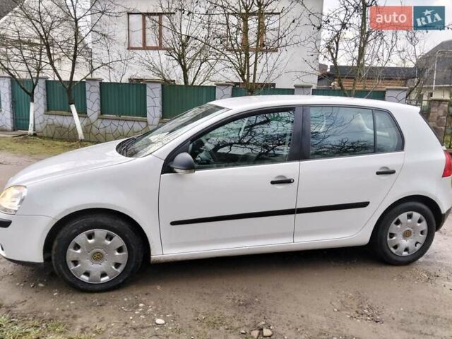 Белый Фольксваген Гольф, объемом двигателя 1.4 л и пробегом 222 тыс. км за 5400 $, фото 6 на Automoto.ua