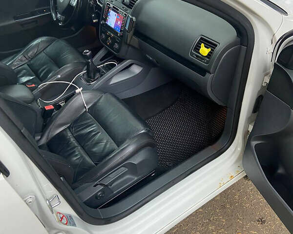 Белый Фольксваген Гольф, объемом двигателя 1.4 л и пробегом 197 тыс. км за 6500 $, фото 10 на Automoto.ua