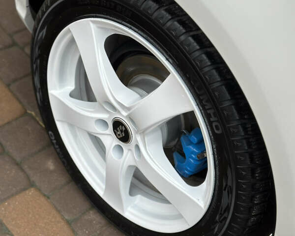 Белый Фольксваген Гольф, объемом двигателя 1.6 л и пробегом 215 тыс. км за 6500 $, фото 67 на Automoto.ua