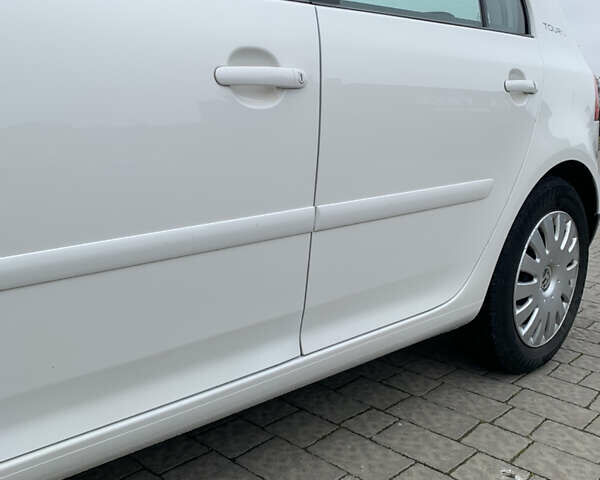 Белый Фольксваген Гольф, объемом двигателя 1.4 л и пробегом 181 тыс. км за 5570 $, фото 46 на Automoto.ua